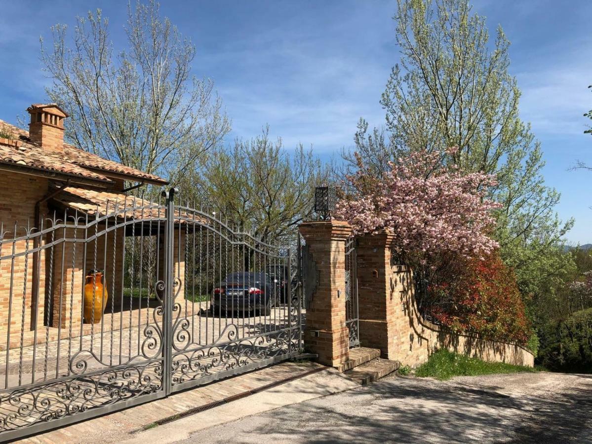 Luci sui Monti Bed & Breakfast Sarnano Exterior foto